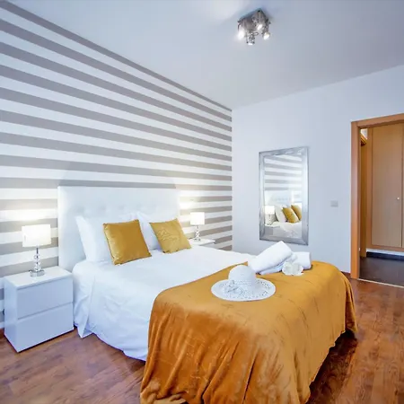 Apartment Side *